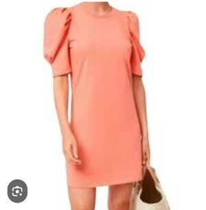 Pomander Place Coral Short Sleeve Dress